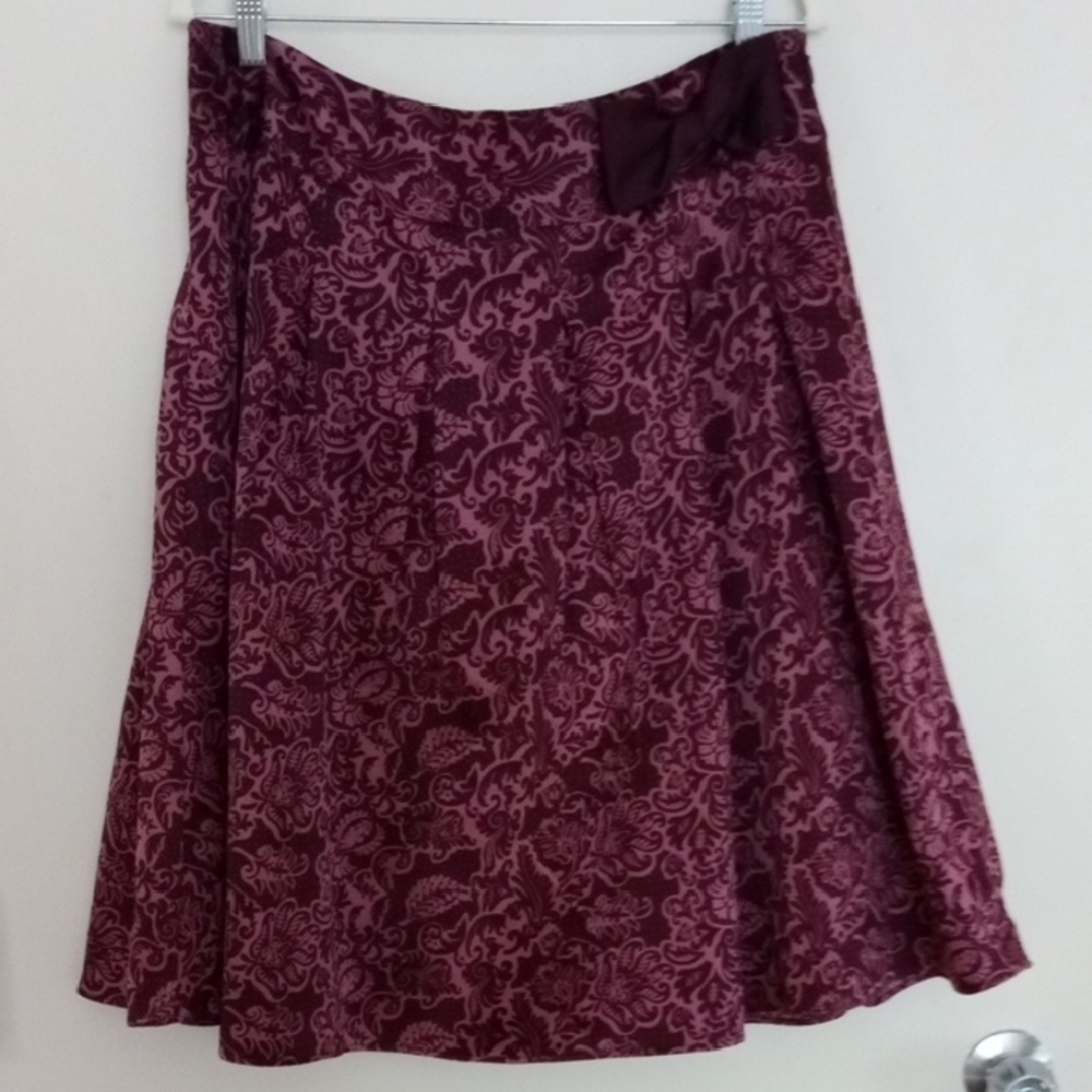 CLEARANCE Elegant Burgundy Patterned Skirt with Velvet Side Bow Size 12